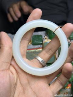 羊脂白玉圆条手镯