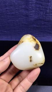 新疆和田玉白玉籽料原石,油性好,玉质干净细腻,品相佳 重量:165.8克