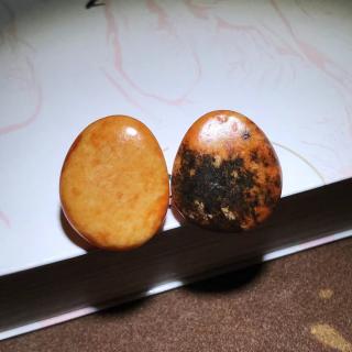 新疆和田玉籽料原石一对,完美一口气的一对原籽,满皮细肉可镶嵌,左边