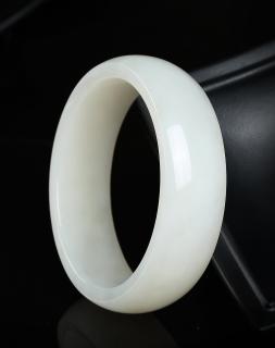 优悦生活uve翡翠玉石专场uve 天然优质老料和田玉正装手镯u1612618g02