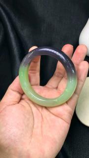 和田玉白玉青海翠三色手镯,老坑料,天然翠色鲜艳迷人,紫罗兰三